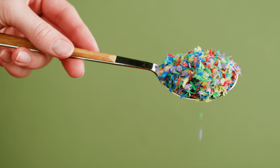 2.3 Million Microplastics: Is Your Nonstick Pan Poisoning Dinner?