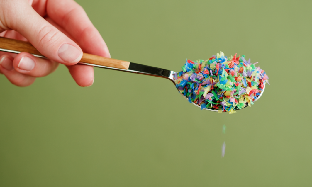 2.3 Million Microplastics: Is Your Worn-Out Nonstick Pan Poisoning Dinner?